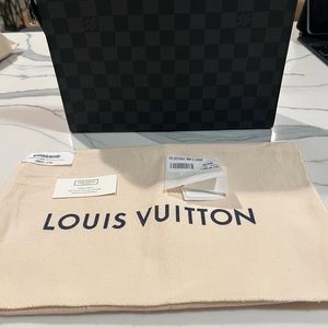 Louis Vuitton Pochette Voyage MM clutch